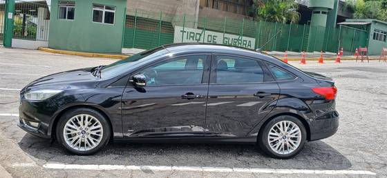 FORD FOCUS 2.0 SE PLUS 16V FLEX 4P POWERSHIFT FORD FOCUS 2.0 SE PLUS 16V FLEX 4P POWERSHIFT
